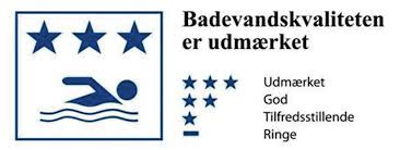Logo for Badevandsflaget med 3 stjerner - Udmæket badevandskvalitet